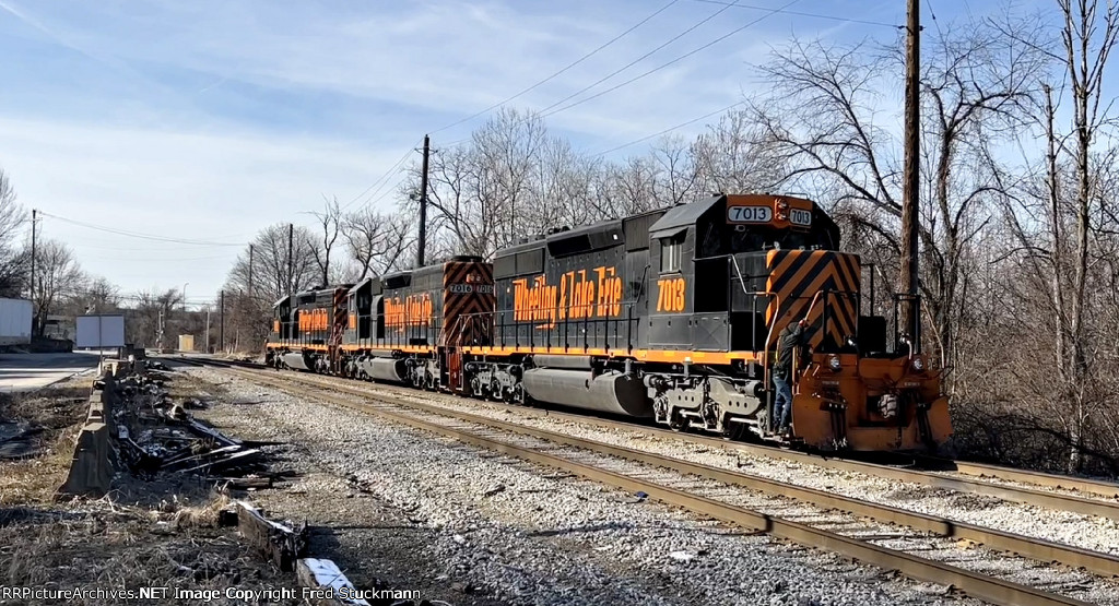 WE 7013 leads into the siding.